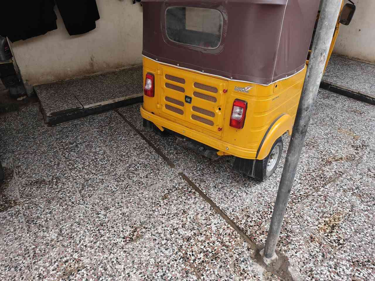 سلام عليكم للبيع مديل 2019.شهر 10 سنويا بآسمي مكاني بغداد مكينه اكسل خير من الله مصبوغة فقط جماليه لا ضربه ولا شي سعر 5800 بيهه مجال ما يعجبك لا تخابر ولا تسيء الكلام رقمي. 
, ***********
