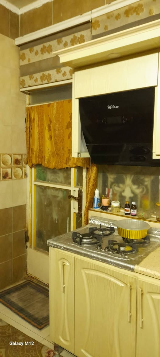 السلام  علبكم  بيت  ١٠٠  متر   ٥×٢٠ طابو  زراعي   في  الزعفرانية نهاية  شارع  المعهد على  يمين     خلف  اسواق  بابا  اشتريلي كامل  من  كل  شي   استفسار  على  رقم  ***********
