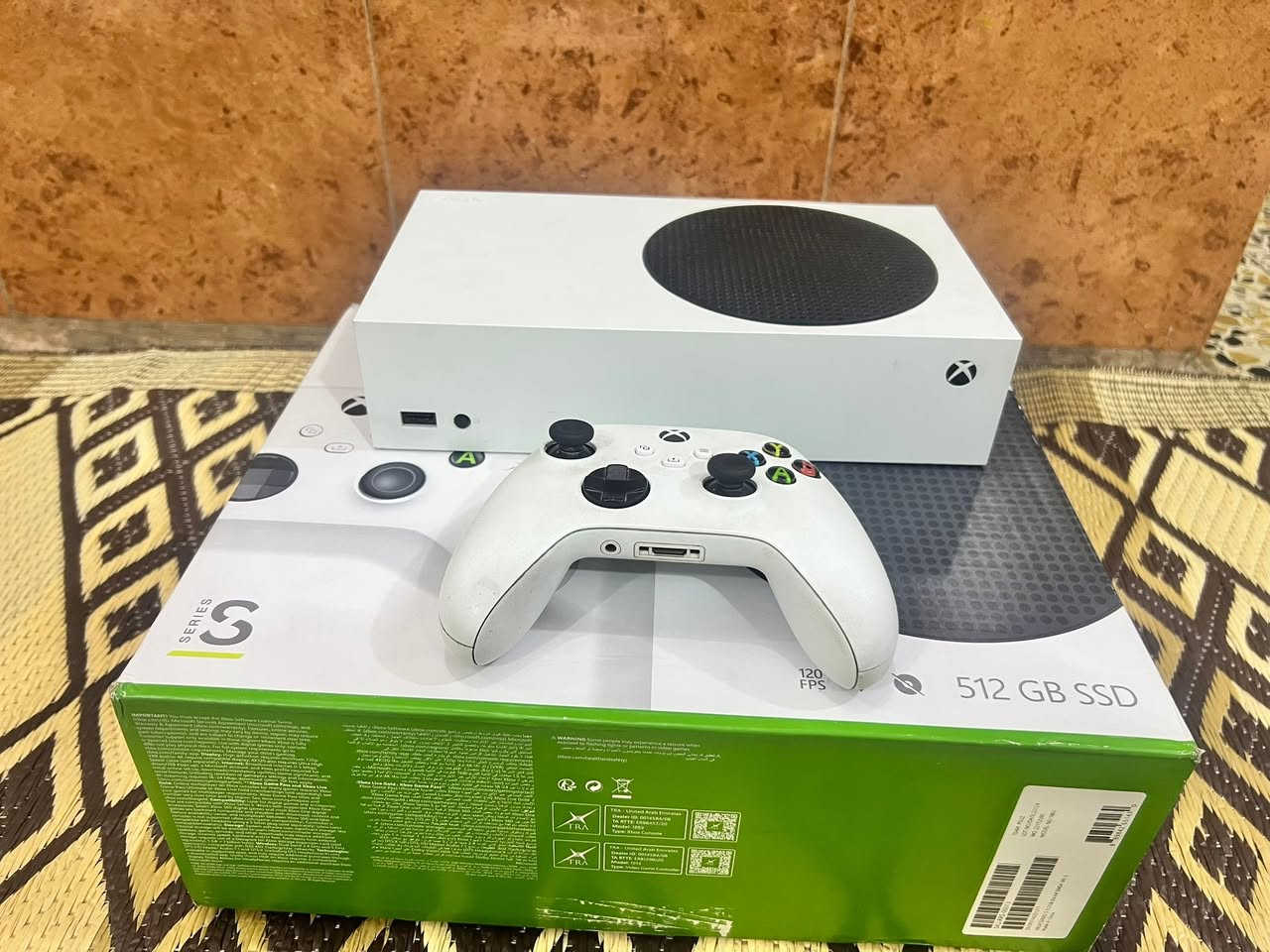 اكس بوكس سيريس إس نضيف لوك
512 GB 

***********

السعر 350
