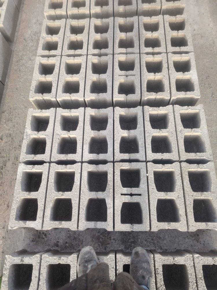 ٠يوجد بلوك (قلاب)درجة اولى طريق الباوية سعر(1000) بلوكة  ب440 الف مطروح بالمعمل توصيل كافة مناطق  ديالى  بغداد وبأسعار مناسبة  للتواصل عل الرقم أو الوتساب 
*********** ***********
