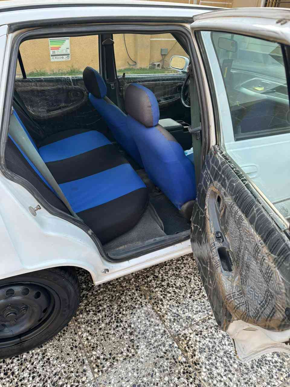 سلام عليكم للبيع دايو سلو موديل 95 رقم بغداد 
سياره سنويه ورقم وهزه جديده السياره بااسمي 
كير ومحرك وتبريد وكهربائيات كله شغاله كامله 
سويج شخطاطه وريمونت سنتر لوك والجنطه تفتح بالريموت ولايت زنون عالي وناصي جهازه من كل شي 
العنوان بغداد الشرطه الخامسه قرب البياع للاستفسار 
*********** 
اخوان الي يريد يخابرني ويدلل ماجاوب ماسنجر 
السعر 43 ورقه
