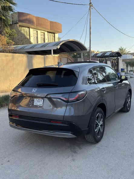 السلام عليكم ورحمة الله 
للبيع فقط بدون مراوس honda -HR-V
مواصفات EX_L فول مواصفات 
الموديل (2024)
محرك 2000 تتفس طبيعي
السيارة جديدة جداً
مرآة اوتو دم
بصمة 
دخول ذكي 
فتحتة سقف
داخل جلد 
رادارات جانبي
حساس امامي خلفي
مساعد نزول المنحدرات 
قيادة ذاتية 
شاشة الكبيرة
ماشية (8000)
تدفئة كشنات
اوتو هولد
السيارة جديدة 
حادثة مبدل باب السائق والجاملغ فقط
وانصبغن دواخل مكفول
السيارة بدون رقم تترقم جميع المحافظات
السعر 145
للاستفسار 
                                                         ***********
