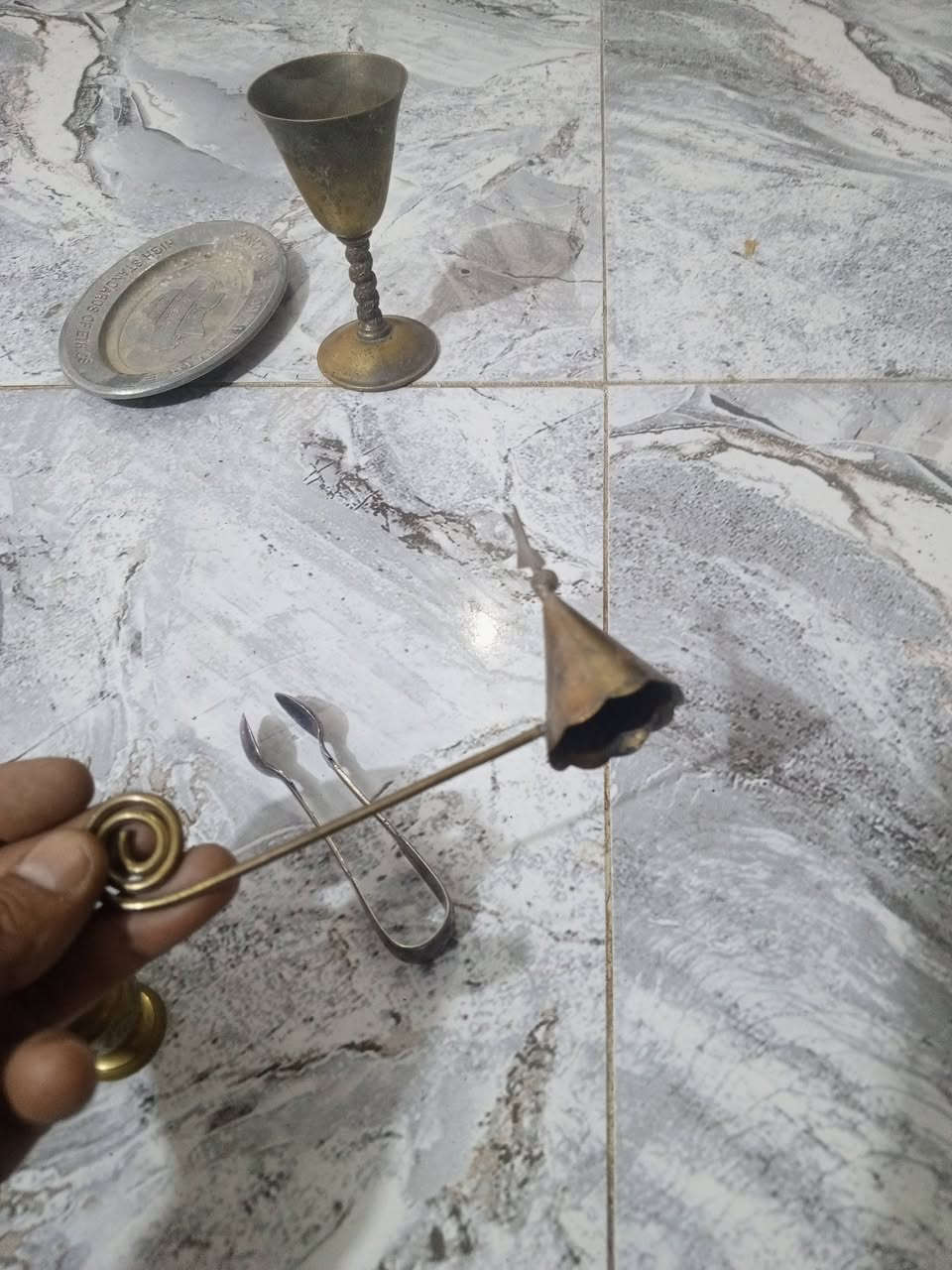 مرحبا بكل الاعضاء المحترمين 
قطع نحاسية مميزة البيع مزاد وزاد الله من زاد يوجد توصيل لجميع المحافظات
بالعافية على الياخذهن وأن شاء الله مرزوق بيهن


**إذا كنت صاحب هذا الإعلان وتريد حذفه لأي سبب، رجاءا أرسل رسالة إلى الدعم الفني**