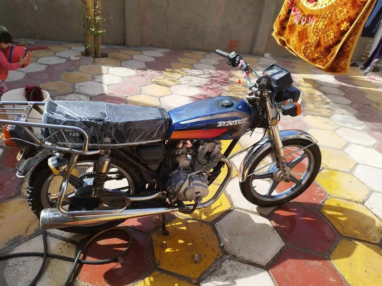 بارت موديل 2019 مكينه مفتوحه
تايرات امامي وخلفي توني شديتهن جدد كابريته وبلك وكوين وعقل ولايت وزنجيل كله بدلته جديد اوراق كامله 
السعر 600 مكاني الشطرة 
***********
