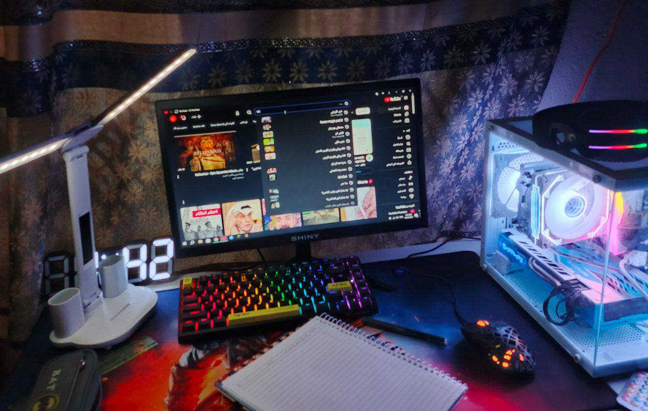 السلام عليكم سيت اب للبيع كامل او بس قطع ابيع
الكيس: 
CPU: R5 4650G PRO
GPU:
 RX 580 8GB 
لون ابيض + ازرق نسخة السيريس sapphire بي ارجيبي نسخة ال 14 بن
يشغل gta v اعلى دقة و رد دد و هواي العاب
MTB: B450 PRO III 
COOLER: Ag400
Ram: 8+8 DDR4 T-force (3600HZ) لون ابيض ارجيبي 
Case: 
كيس بيضة وياها مراوح لون ابيض RGB وياها الهوب و الريموت
تكدر تتحكم بالاضاءة حسب ما تريد 
STORAGE: 500GB

الشاشة:
حجم 21
 لد 1080 
75HZ 
بيها صوت و وياها ستاند نظافة فول

الاكسسوارات:
ماوس ارجيبي 
 كيبورد ميكانيكي سويتج بُني
سماعة محيطي ارجيبي لون اسود وياها مايك 
ماوس باد
ساعة لون ابيض و اسود بيها تاريخ و منبه و درجة حرارة
+ مروحة اضافية ارجيبي اسود تكدر تركبها وين ما تريد

كيبلات كامله + قطعة واي فاي
كل القطع اصلية و مفحوصه و نظيفه 
توصيل مجاني
تواصل خاص او واتس ***********
 قيم بما يرضي الله و لحد يكسر بالسعر
