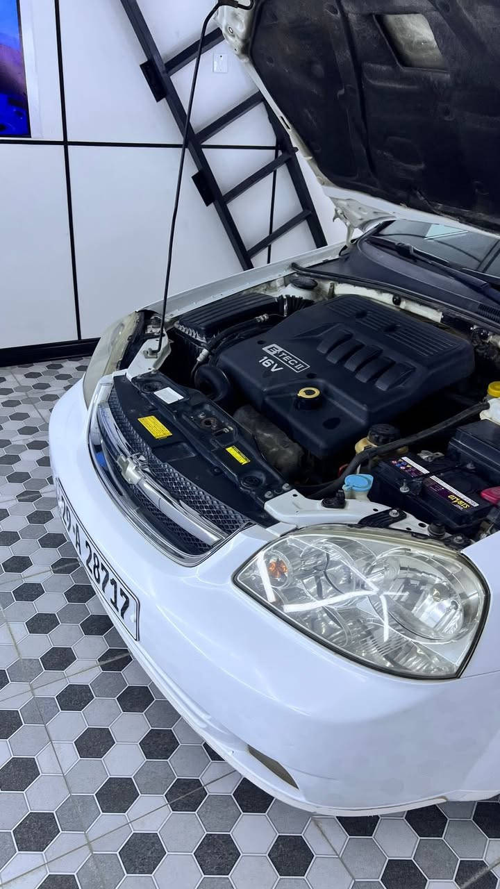 السلام عليكم اوبترا ٢٠١٤ رقم واسط الدولي باسمي سياره جدا نظيفه وسونارها مرفق بلاديه لاصبغ لاضربه بس تكحيل بسيط 
مكاني واسط الصويرة 
رقمي ***********
