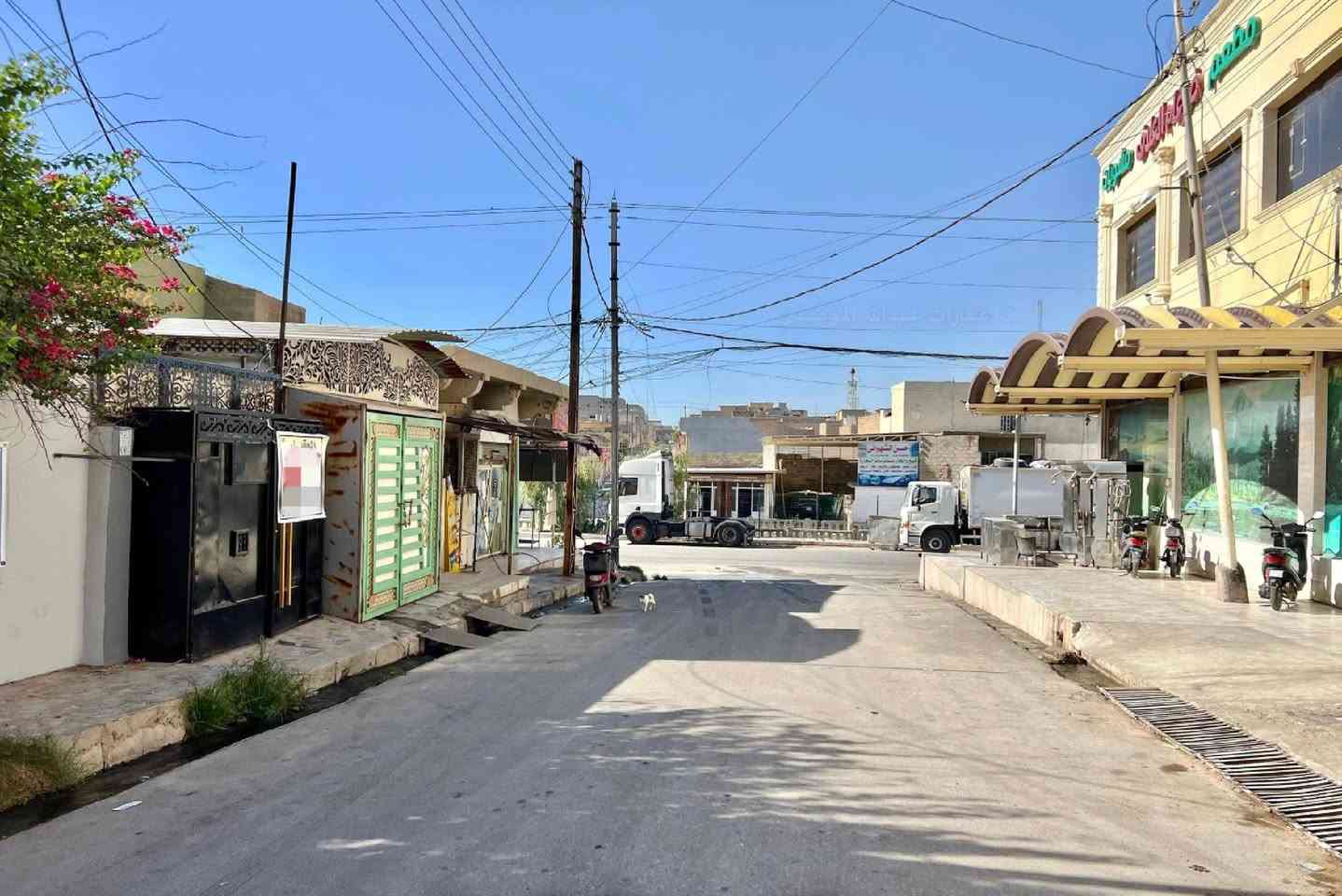 دار للبيع (حي المعلمين جانب الأيسر) قرب حي المحاربين
فرع مطعم ضرغام العلاف / سند ملك صرف طابو الزهور
المساحة ١١٦ متر الواجهة ٥
طابق واحد / ثالث بيت عن الشارع العام 
بسعر جداً مناسب
اكتب تم يصلك السعر مباشر
للاستفسار الاتصال على الارقام 
***********
***********
