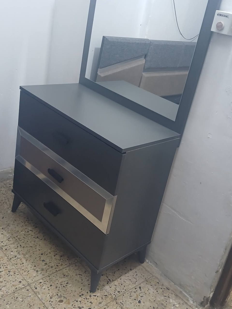 السلام عليكم غرفة نوم تركي للبيع الله شاهد جديده ماصارلها اسبوع حتى محد نايم عليها  صارت عليه ب570
أريدها ب500  , والدوشك ب80  مكاني بغداد


**إذا كنت صاحب هذا الإعلان وتريد حذفه لأي سبب، رجاءا أرسل رسالة إلى الدعم الفني**