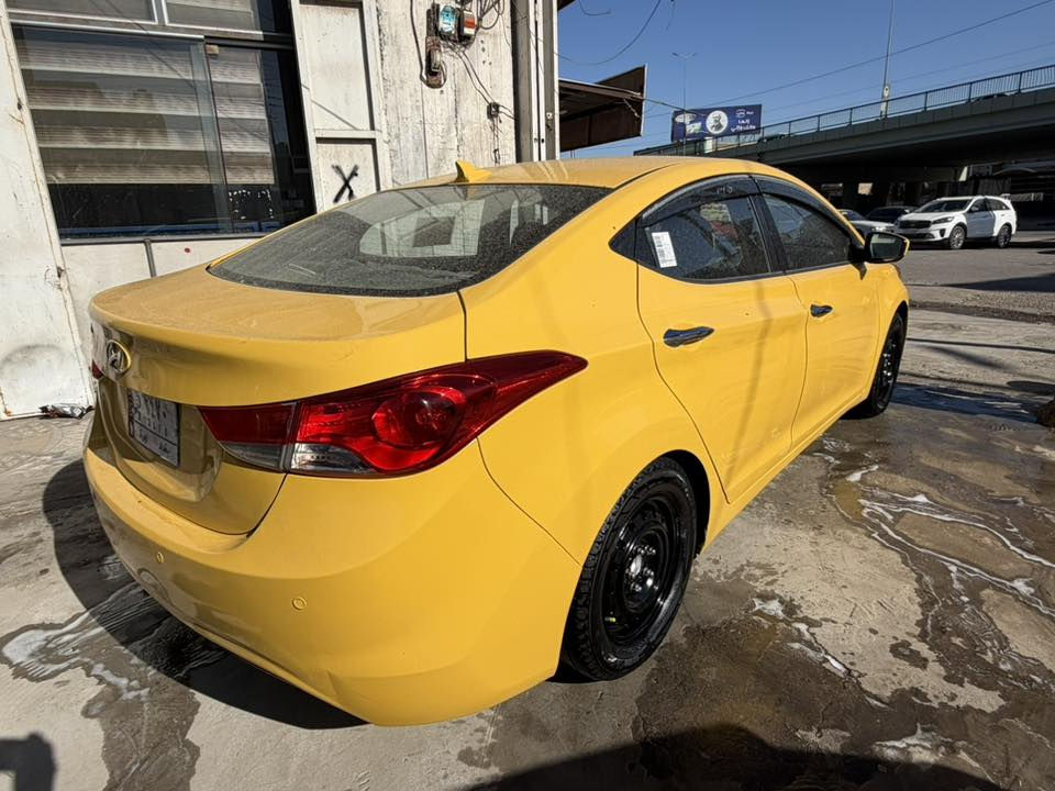 السلام عليكم 2013 وارد امريكي حادثها دعاميه الخلفيه وشبر من الحوض فقط محرك 1800 دوش تخم تاير وحداديه وكير كله جديد صبغه جديده سنويه نافذه صار 10 ايام تحويل ثاني يوم رقم بغداد مشروع وطني سونار مرفق مع المنشور 
رجاء اقره السونار وتصل 
 
مكان السياره ميسان ***********
السعر 110 وبيها مجال
