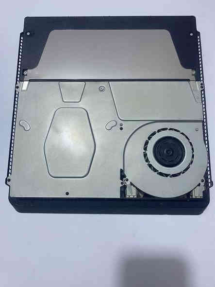 السلام عليكم بلي فور سلم اون لاين للبيع 
ما مفتوح مع ملحقات 
1. يوبي اس جديد 
2. كيبل شحن usp
3. HDMI 
4.قرص gta5
5. جويستك 
السعر ٢٢٥ و بي مجال حك الجيه 
للتواصل ***********
العنون كربلاء طويريج
