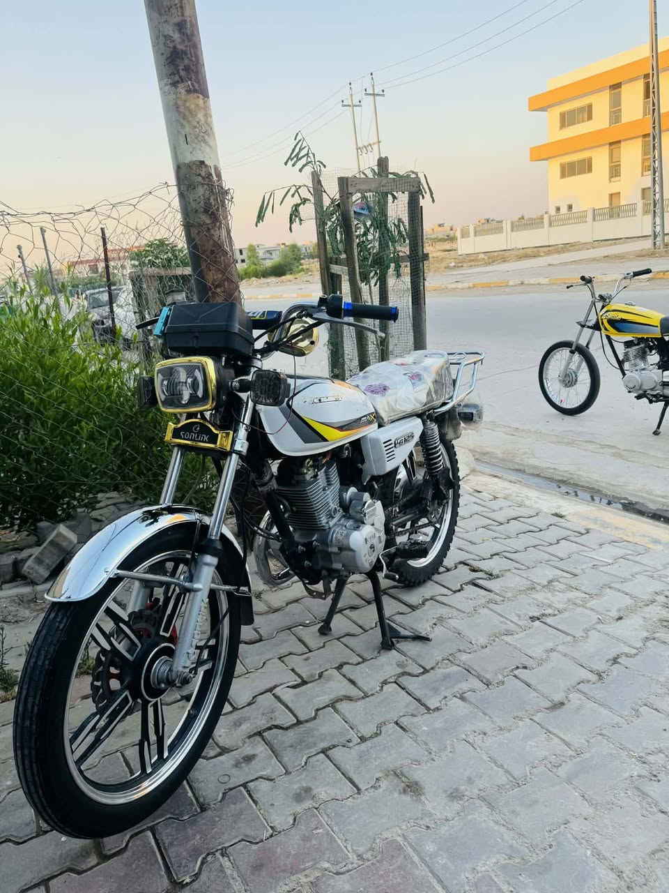 السلام عليكم سافين ٢٢ محرك كبس لا صوت ولاصرف لابخار كهربائيات كامل شغال سلف كامل شغال دراجة مابيها نقص السعر ٤٤٠ وبيها مجال ***********
