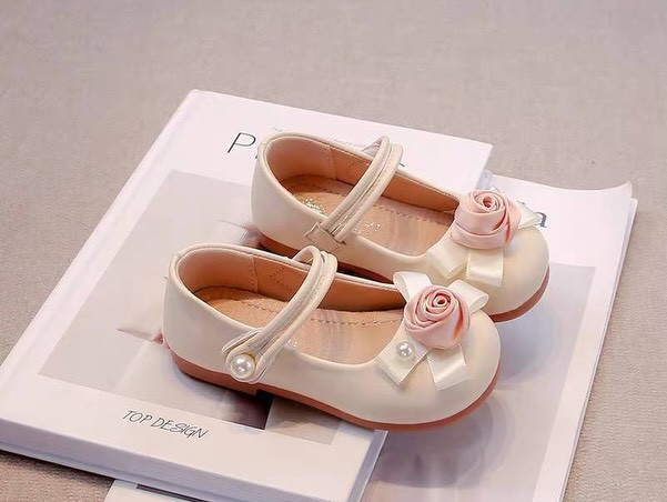 الجمال وحده يتكلم ✨
موديل صيفي أنيق جداً 😍
فخامة وخفة بنفس الوقت 👌

متوفر بقياسات من 24 إلى 35
مناسب لكل الإطلالات الصيفية 🌸

العنوان: واسط / الكوت / شارع الأطباء قرب د. علي ياسر وقرب اكسسوارات فدشي 2 �


**إذا كنت صاحب هذا الإعلان وتريد حذفه لأي سبب، رجاءا أرسل رسالة إلى الدعم الفني**