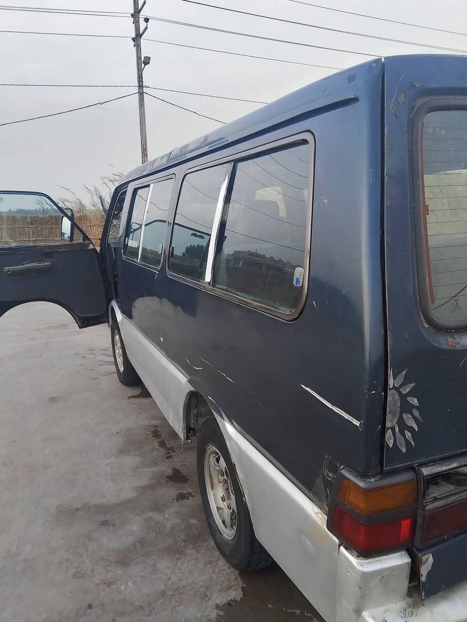 السلام عليكم بسته للبيع موديل 95تعمير حداديه كامله رقم بغداد بيه تبخير قليل سياره جاهزه للشغل اي نقص مابيهه تايرات جديده كهربائيات شغاله كله سعرهاا 40وبيه مجال. الاستفسار الاتصال ***********
