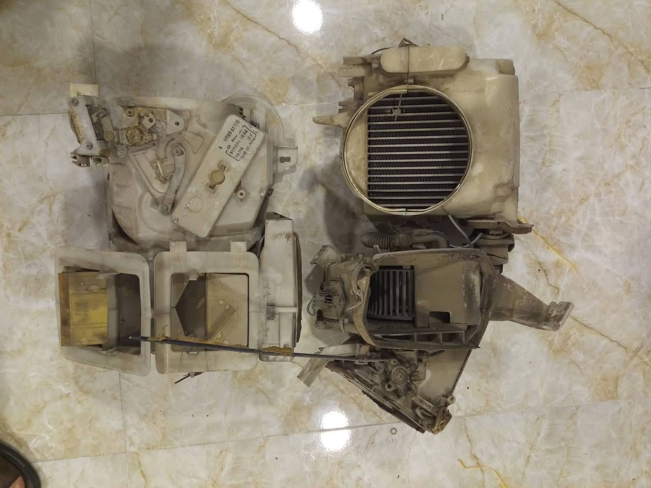 قطع بونتيشا للبيع ***********
