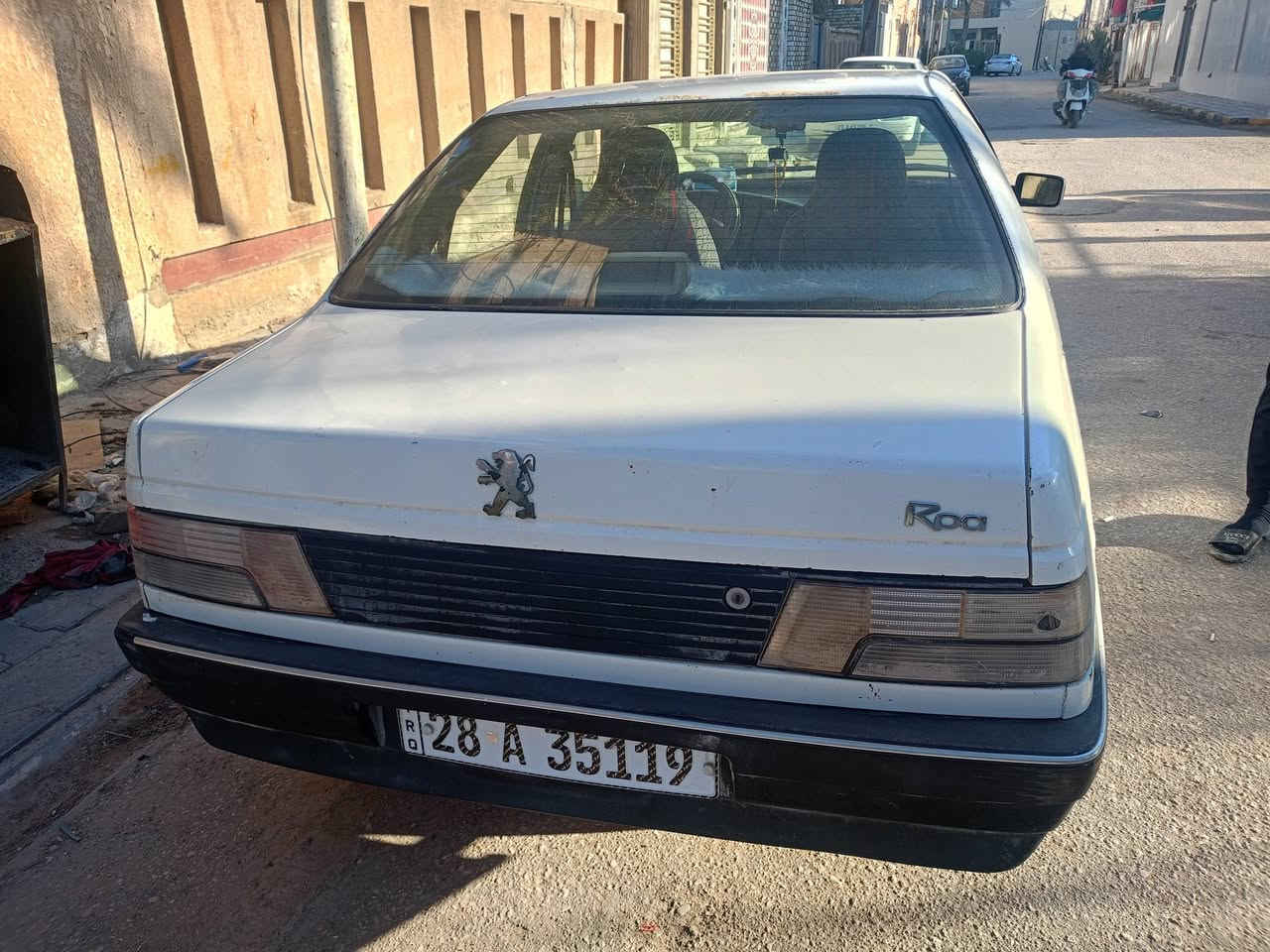 السلام عليكم بيجو روا مديل 2010 للبيع رقم نكليزي مصفره غرامات سنويه جديده مداور ثاني يوم ***********
