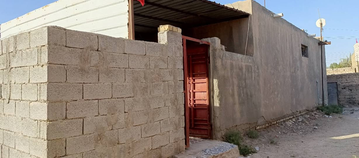 بيت للبيع منطقة الطعيسات قرب حسينية بيت علكم  البيت زراعي بيه رقم 
المساحه 180متر 
غرفه وصاله ومطبخ وديوانيه وصحيات 
بناء بلوك الشمال سقف عكاده 
بيت جاهز للسكن مانقصه اي شي 
احبائي التواصل مع الارقام  اني مكلف بلنشر ربي يحفضكم 
السعر 22مليون بيه مجال 
‏‪***********‬‏
‏‪***********‬‏
