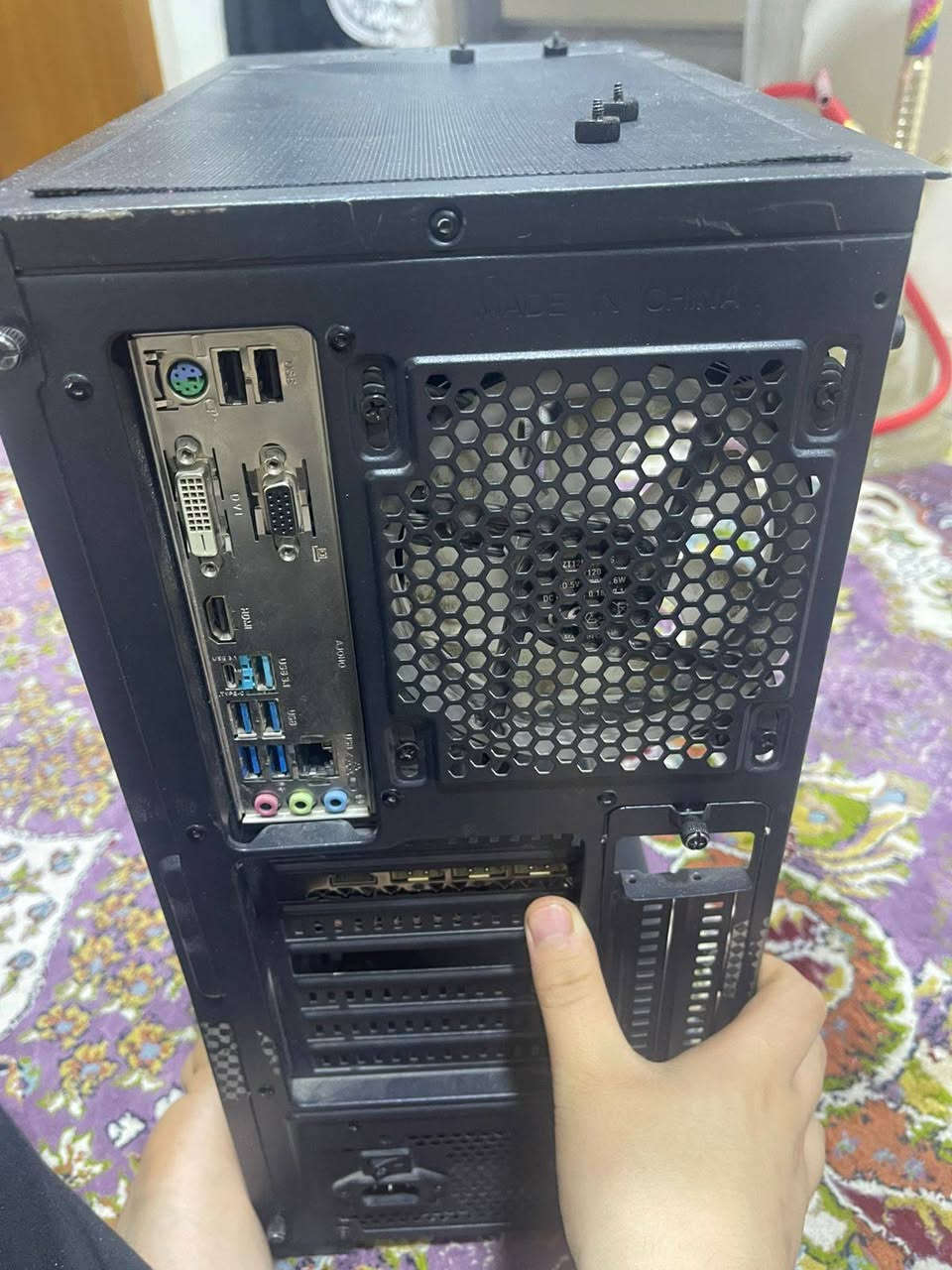 سلام عليكم pc مع شاشة للبيع
مواصفات الكيس
R7 5700x
Rtx 3070 chill 3 fan
B450 m pro4 asrock
Ram 16 gb 3600mz
Ssd m.2 1tb laxer
Hhd 1tb
Ps 750w pronz
Case xigmatek
الشاشة
Msi full HD 180h 
كل التفاصيل كاتبها اي شي ثاني راسلني خاص علئ الواتساب ***********
السعر 1450 كيس مع شاشة
