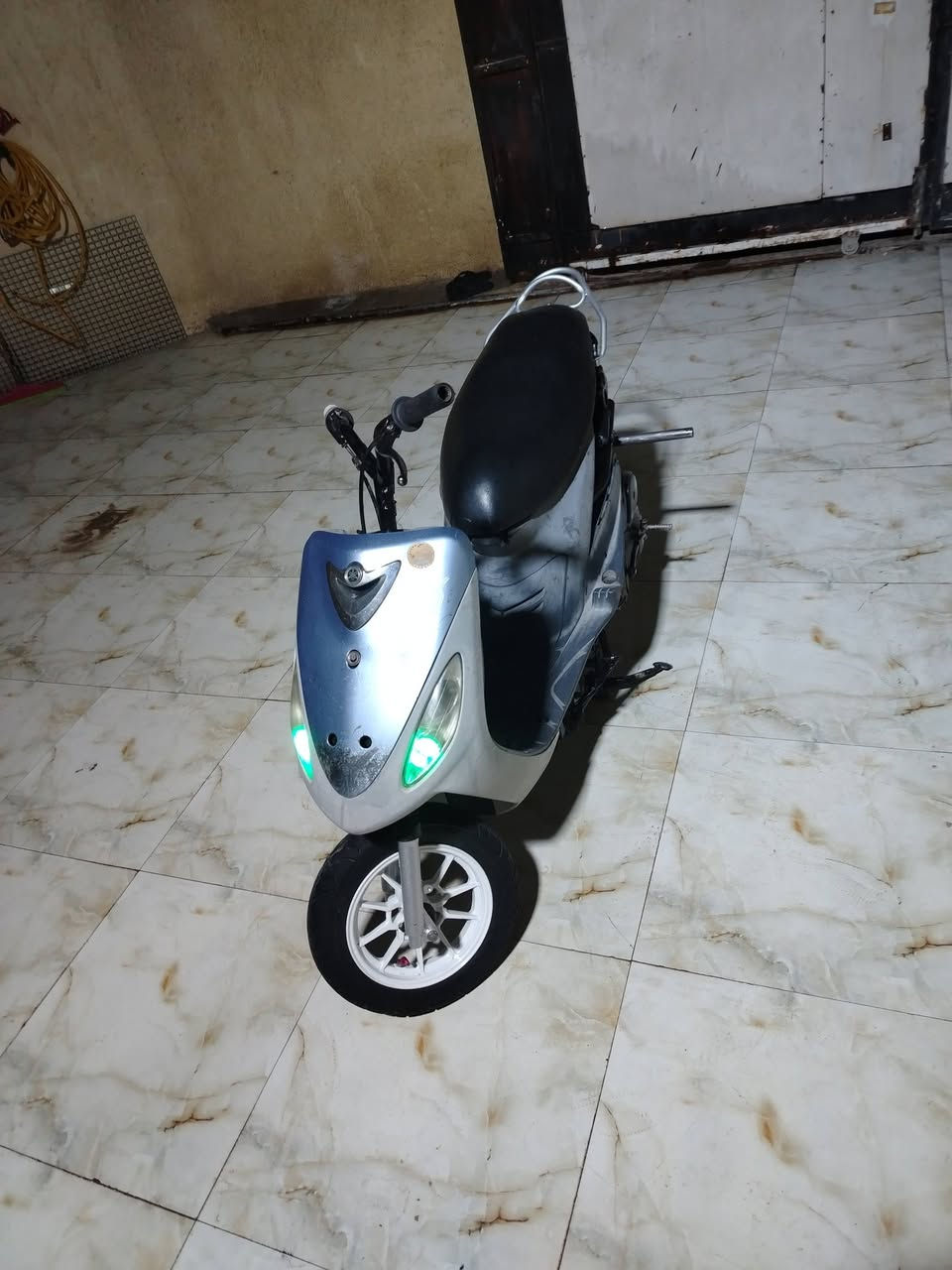 سلام عليكم  ماكس منغولي 55 من الحاويه كلجات رياضي شلع ومعدل تاكل الكاع تجي وشوف تراجه ما عايزه برغي كله كامله غراضه موجودات ملاح ثلج شوفت عينك السعر 625 وبيه مجال حك الجيه دراجه مكفوله من كلشي *********** مو شراي لا تتصل
