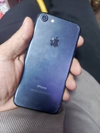 آيفون ٧ • ٣٢ • بطارية ٧٤