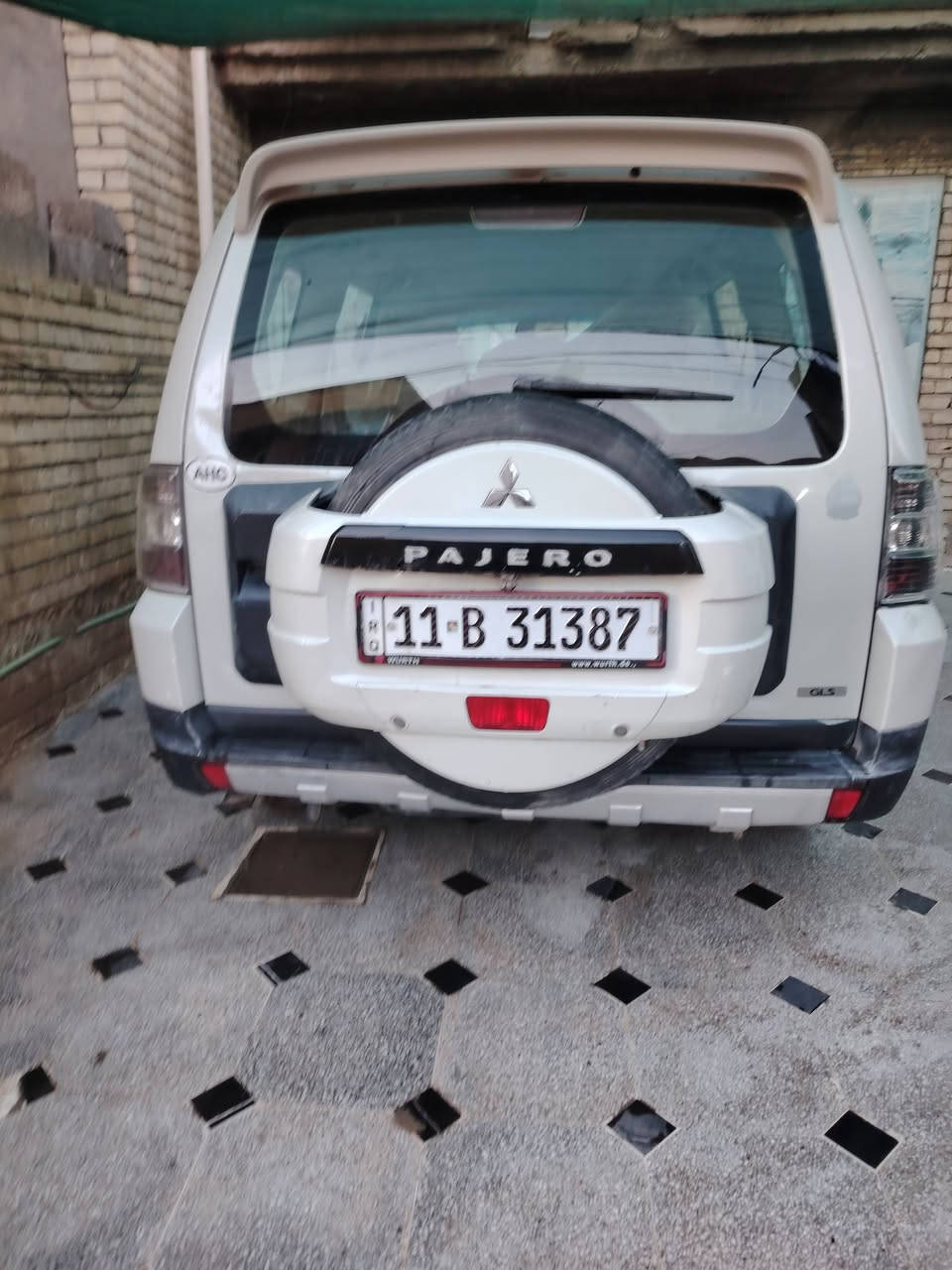 السلام عليكم سياره للبيع باجيرو ٢٠٠٨ خليجي حب تور رقم بغداد الإنكليزي بسمي سنويه إلى ٣٠ هزه جديده محرك كير تبريد ثلاث قطع خير من الله لو كير كله شغال تخم تاير جديد مكان السياره بغداد ناحيه الوحده الاتصال على الرقم *********** أو *********** السعر ١١٠ ورقه
