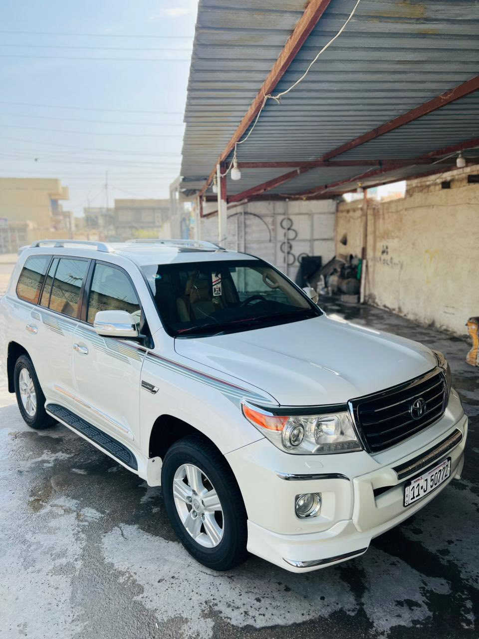 السلام عليكم لاندكروز مديل 2010 السيارة جديده مكفوله كفاله عامه  مكان حله سعر 310 بيهه مجال تصال عله الرقم ***********
