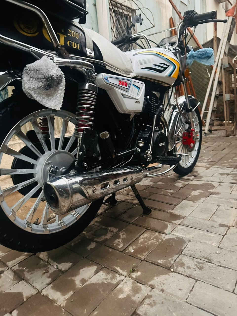 سلام عليكم دراجه للبيع امكاني بغداد البياع الدراجه جديده جيب فيتر وياك وتعاال الدراجه مديل 25 مامستعمله اهوي 
السعر 850وبيها مجال الشراي يتصل وتساب او سم كارت ***********
