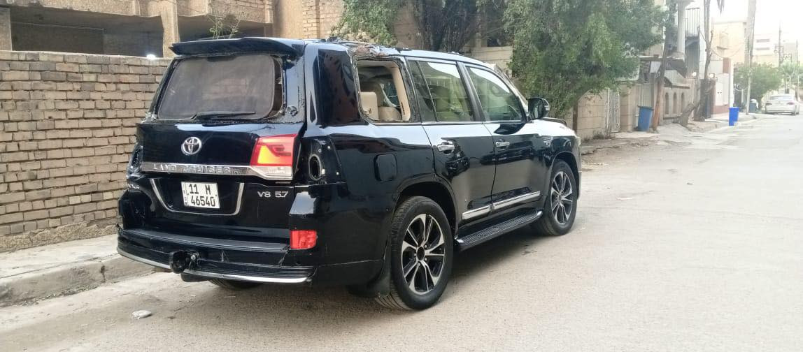 سلام عليكم لاندكروز موديل٢٠١٨رقم بغداد فول موصفات ٥٧٠٠ شغاله وتمشي سياره عله حادثهه مكان سياره بغداد المشتل ٢٦٠ استفسار ***********اعتذرعن لمراوس وخاص
