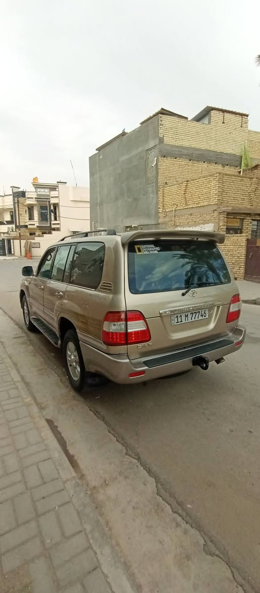 السلام عليكم لاندكروز موديل 2006 فول مواصفات مكينه 6اسلندر 7راكب 3قطع تبريد فتحه شاشه ثلاجه مكينه كير حداديه تخم تاير جاهزه رقم بغداد الجديد بسمي كفاله  عامه من الصبغ ولظربه سياره جاهزه السعر 185مكاني واسط عزيزيه ***********
