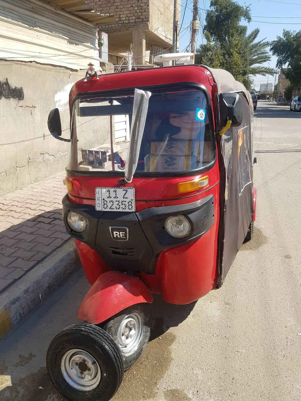 السلام عليكم تكتك 18 رقم وسنويه تحويل مباشر مصبوغه لجماليه دوس معمره بس  المكينه لا تبخير ولا تنقيص مناقصها شي كامله كبل لشارع وجادر مال 21 شديته مال استعجال وتايرات 2 جدد بيها السعر 5 و 200 وبيها مجال العنوان بغداد الحسينيه *********** موجود واتساب
