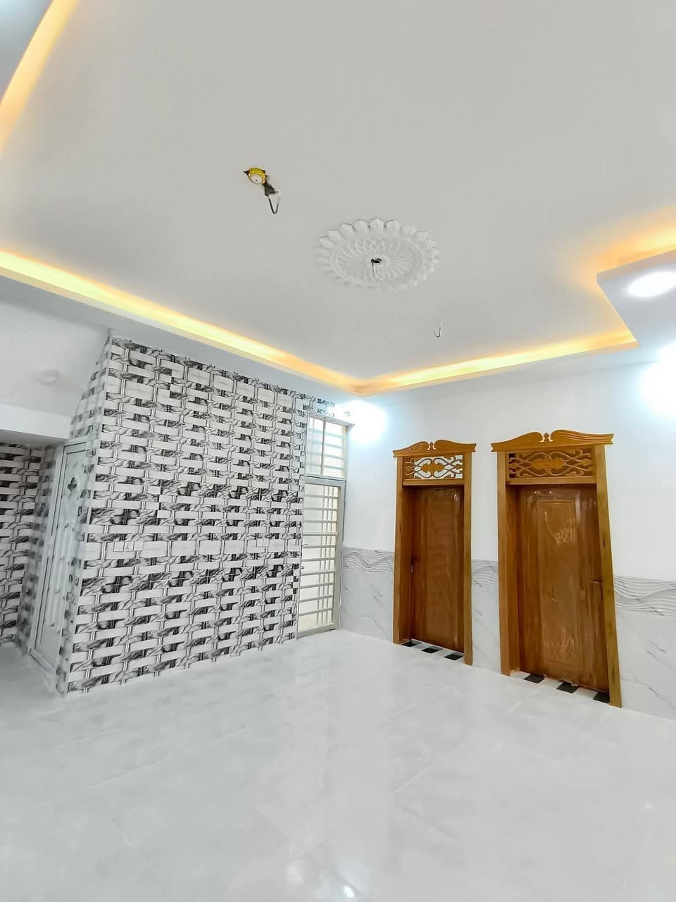 دار للبيع 150م🏕️ (مكتب الخليج للعقار عمود327)
*********** وتساب
***********

بسعر /54/ مليون مع المجال
موقع /نجف 🏡شارع الحولي مال المطار عمود 327

البناء 🏡 
غرفتين /صاله/مطبخ / ستقبال/ صحيات/
بناء مرتب/ اساس + سقف كونكريت + طابوك

ألخدمات 🏡 #بعد_عن_سوق_100م
ماء/كهرباء/مدارس/سوق/تبليط/لحد الباب
