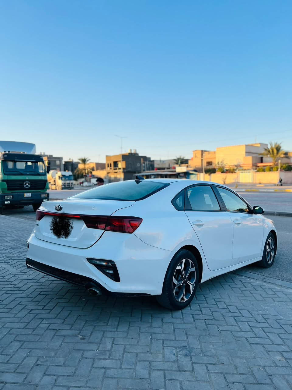 سلام عليكم للبيع فورتي 2021
رقم مثنى وكاله عامه من المعوق 
بيه بس جاملغ امامي امبدل بدون دواخل ولباقي مكفول  
مواصفات شاشه كأمره 3وضعيات قياده تحكم استيرن اشاير بل مري مري شفط 
كير AT
محرك2000ما مفتوح حداديه تبريد تخم تاير كله جديد 
وضع شركه.     السعر 128وبيه مجال 
للستفسار ***********
