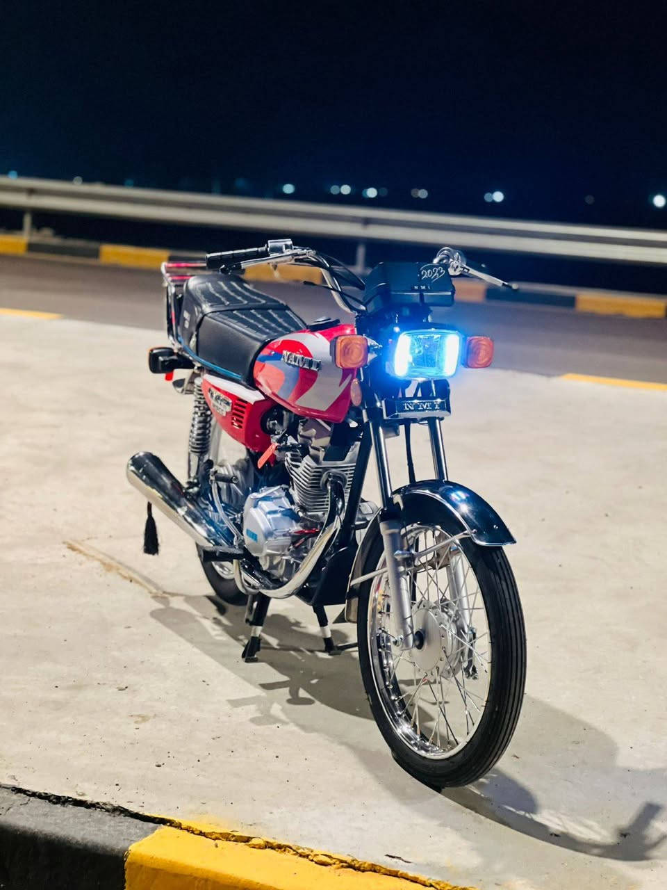 دراجه نامه شلامجه اوراق اصولي 7 اوراق تعمير كلشي مبيها مكفوله كفاله عامه ومامفتوحه ويكلها ببرمانه تعميره 25 غراض اصلي ++ مكاني مغربه السعر مليون و500 وبيها مجال رقمي للتواصل *********** وتس او عالشريحه.... الدراجه تعميره جديده وحلوه صوتها ناعم لحكو قبل لتنباع تجي تفحصها وتشوفها
