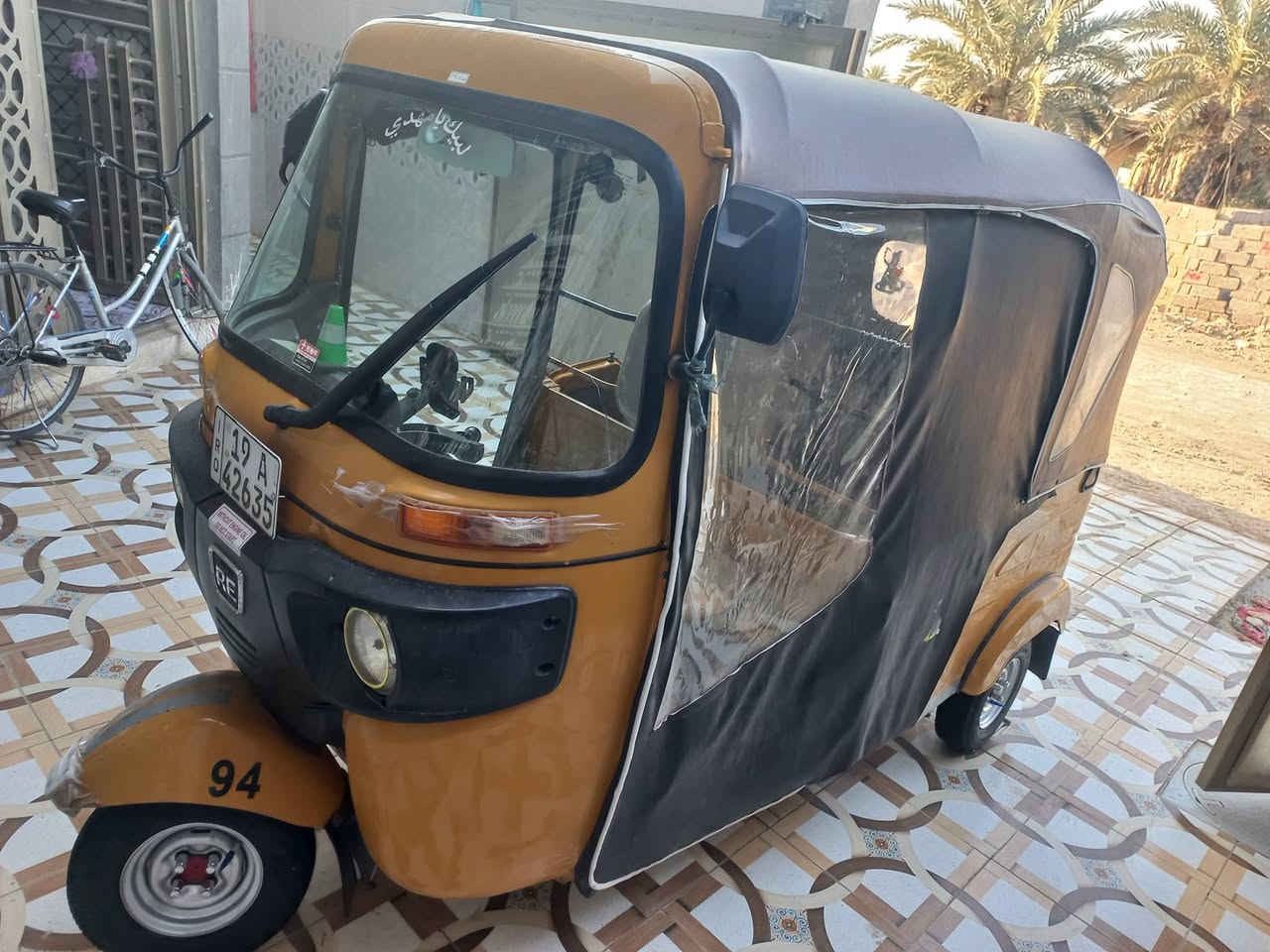 السلام عليكم تكتك ٢١ بأسمي تحويل ثاني يوم تكتك خير من الله محرك دبلات جديد تايرات جبلي بيها طخه بل لغد وما مصلحه عل وضعهه بسيطه مو قويه مكاني بغداد المحمودية عارضها ٧٨٠٠ بيها مجال 
***********
***********
