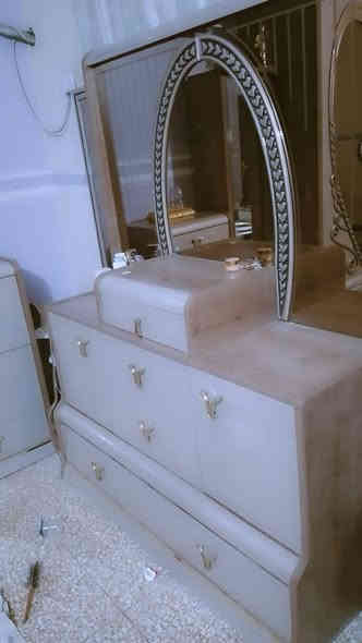 السلام عليكم 
غرفة مستعملة نظيفة جدا تركي المكان مدينة الصدر الاستفسار الاتصال ***********
