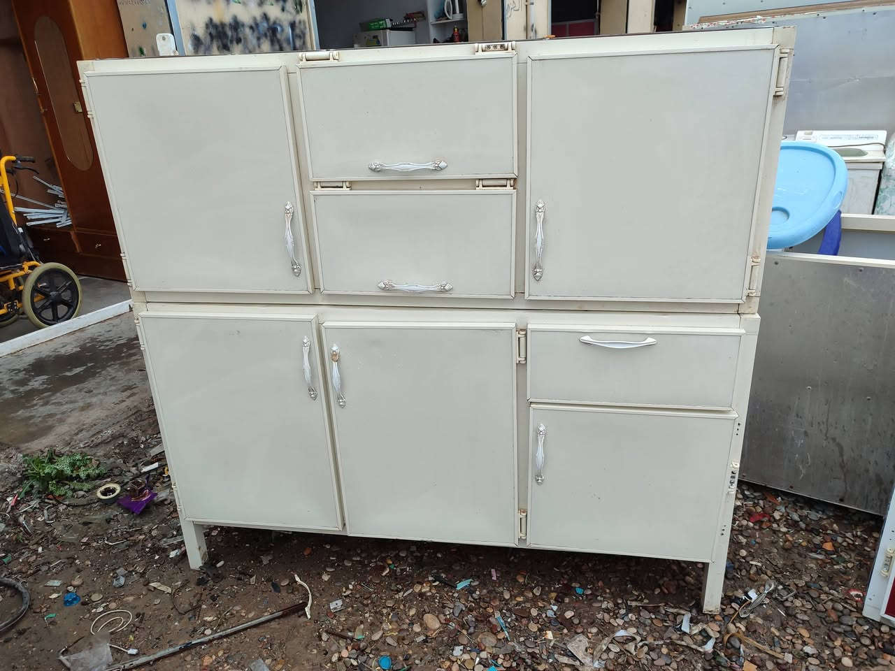 مجموعة اغراض لبيع كل نظيف وجديد شرط النظافه نبيع ونشتري ونراوس عندك اي شي دزه خاص او عل واتس اب واني بل خدمه ***********
