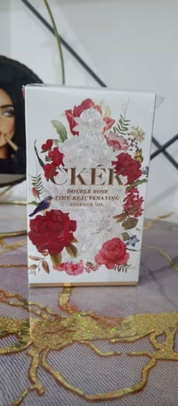 سيروم وجه • زيت ورد • حمض الهيالورونيك