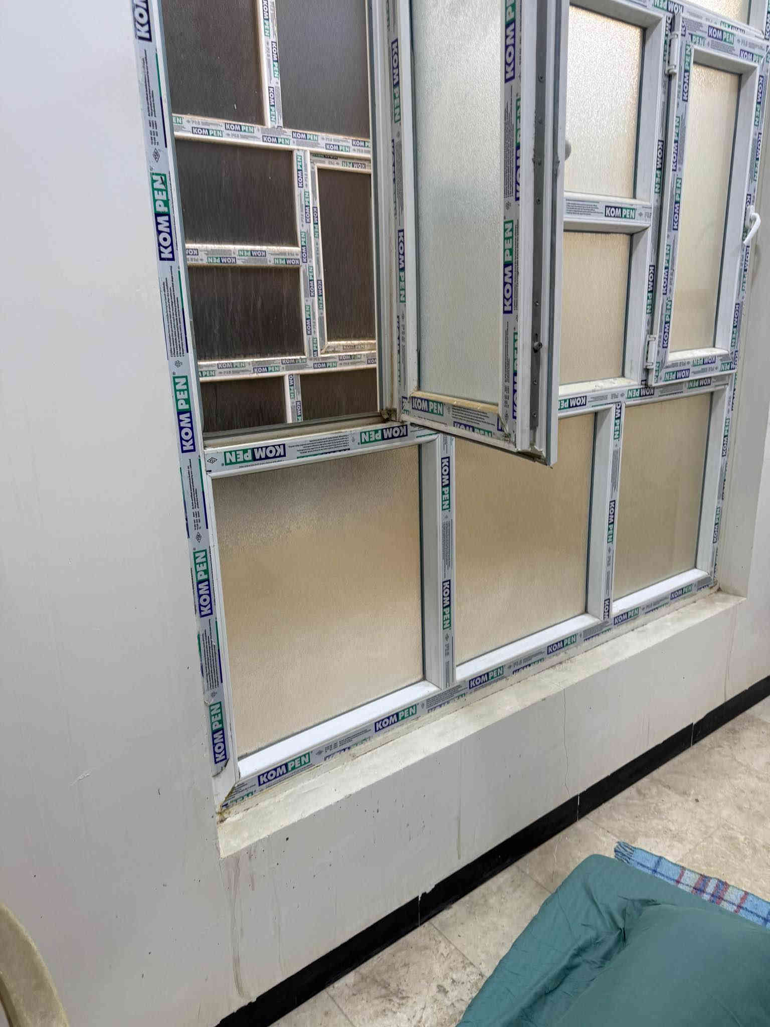 يالله 
السلام عليكم يعلن مكتب الوسام الذهبي عن وجود دار للبيع 
مسحاته 200م
طابو زراعي سند حديث 25
تفاصيل  الدار 
طابق واحد غرفتين استقبال وكيلدور ومطبخ وصحيات داخليه وخارجيه 
بناء حديث درجه أولى 
العنوان حله بابل زوير الغربي 
السعر 215مجال. بسيط 
تفاصيل اكثر مراجعه المكتب او الاتصال على الرقم الموجود في المنشور 
***********
*********** المصيب
