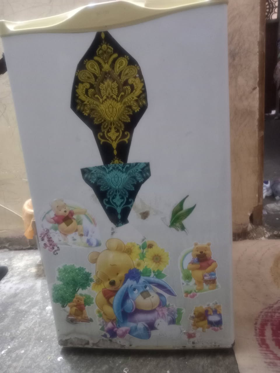 ثلاجة حجم صغير  لبيع نظيفة  شغلها  سعرها 60  مكاني الزعفرانيه ***********
