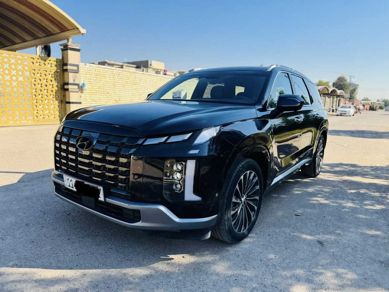 معروض للبيع
بلسايد كالكرافي 2024 بغداد

فول مواصفات للاخير اعلى فئة 

لون مميز نيلي متغير 

السياره زيرو ماشيه 13 الف فقط بدون نقص نهائيا 

حادث جاملغ وبنيد  بدون دواخل وشواصي

محرك 6 سلندر 3.8 مكفول من كلشي

مواصفات السياره فتحتين بانوراما 

كراسي جلد وكهرباء وتدفئة وتبريد 

عداد دجتال وانارة داخلية وسستم صوت سماعات 12 سماعه

5 كامرات وردارات 360 درجة 

شاشة اكبر حجم ووضعيات قيادة وتتقدم وترجع بالريمونت 

وبعد بيها هواي مواصفات

مكان بغداد البلديات شارع المصرف

السعر (278) ورقة وبيها مجال بسيط للشراي ***********
