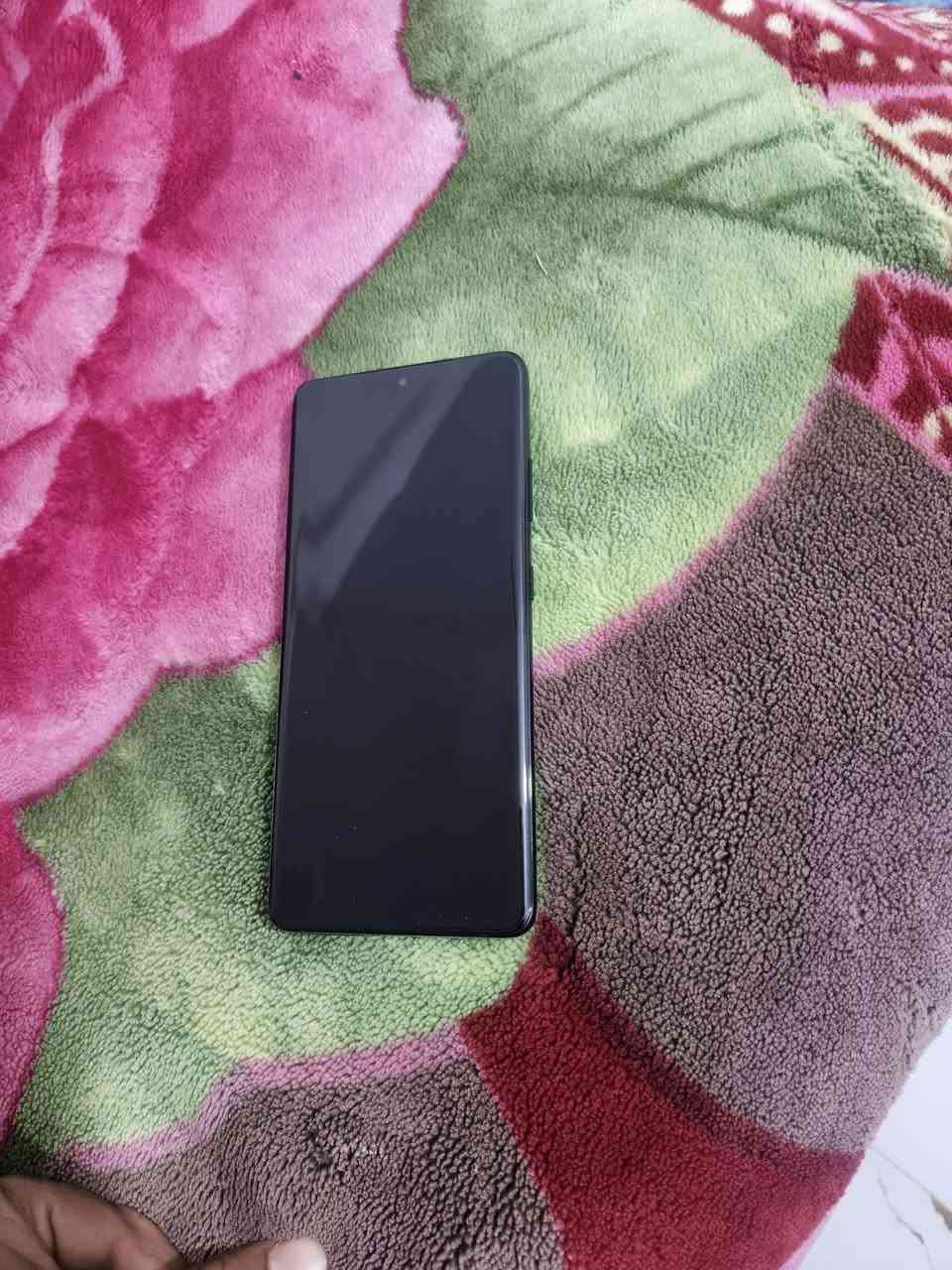 تليفون اس الترا 21 تليفون نضيف كلش ما صارله 10  تيام  من انفتح من. كارتون ذاكرته 128  مكفول من زلق مكاني ميمونه وهذا رقمي ***********
