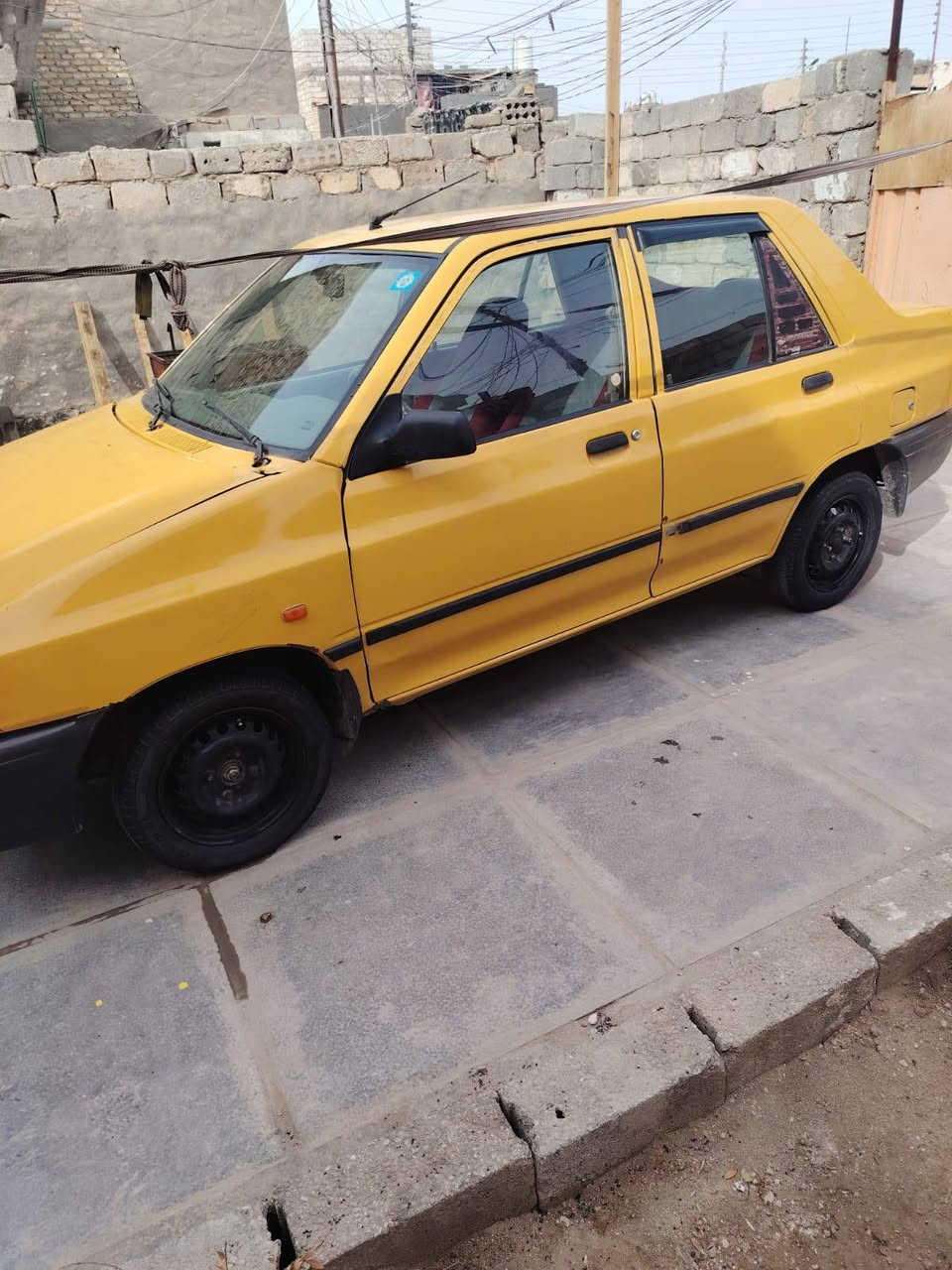 سايبه للبيع موديل 2015سياره كامله راعيه ايريد مداور مكفوله من كير ومحرك وتبريد  سياره جاهزه بجهك للشارع السعر 28وبيه مجال قليل للستفسار ***********
