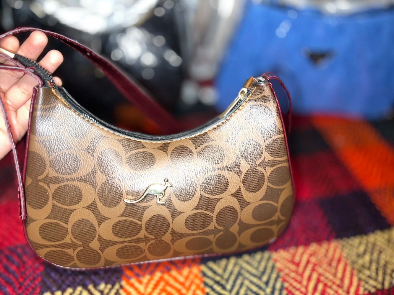 كشختج بـ7 آلاف بس! 😱🔥
باقي قطع أخيرة من أفخم موديلين جنط لهذا الموسم. الأناقة مو لازم تكون غالية، بس لازم تكون سريعة لأن الكمية جاي تخلص!
• السعر: 7 آلاف دينار فقط للقطعة!
• التوصيل: 5 آلاف لجميع المحافظات.
• الموديلات: متوفر موديلين (الصور مرفقة).
احجزي الآن قبل لا يخلصن! ارسلي صورة الموديل، العنوان، ورقم الهاتف خاص. 📥