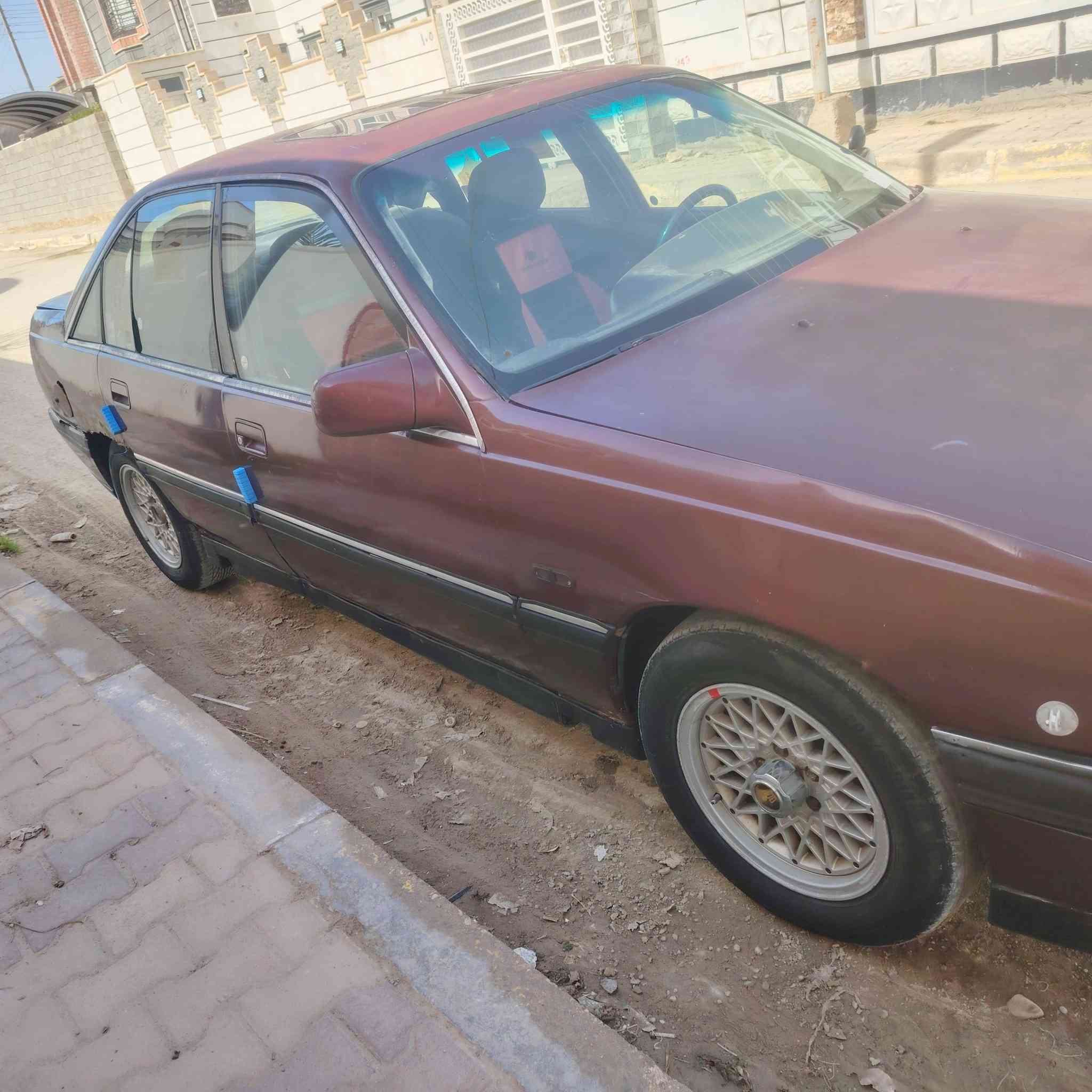 بسم الله الرحمن الرحيم
مكلف بالنشر 👇

اوبل اوميكا موديل 1991 سنويه إلى 2028
شرط التحويل
كير اوتوماتيك ومحرك ٢٠٠٠ شرط اول ديره محرك حاويه لا تنقيص ولا تبخير شرط
جام كهرباء
باتري جديد
جاهزه من كلشي 
⭕ بيها نقص سلكتر فقط مأشر بالكير حرف ال (S) 
سعرها ٢١ ورقه وبيها مجال 
مكانها حديثه لشراي يتصل على صاحبها 
***********
***********
