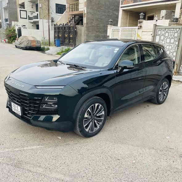 السلام عليكم 
للاستفسار ***********
 جيتور داشنك لون زيتوني مميز
ضمان شركه هارلم 10 سنوات وكيلو متر مفتوح
السعر ((162)) ورقه بيه مجال بسيط السياره بعده على وضع الشركه ((مكفوله من الصبغ ولبارد وعلى ايد وحده وكافه الصيانه داخل الشركه ماشيه 46 فقط
للبيع جيتور داشينك خليجي 2024 لون زيتوني مميز 
تحكم بسياره بلاوامر الصوتيه بصمة تشغيل عن بعد شاشة كبيرة لمس نفكيشن كاميرا خلفية دوارة تحكمات فل بالستيرن وكروز سرعة بلوتوث وحاكية تلفون ايرباك مرآة اوتودم رادار وتحديد مسار دشبول ديجيتال تبريد شاشة لمس قطعتين هاند بريك بصمة مانع انزلاق وانحدار اوتو هولد كشنات جلد ابيض رياضية اشارة بالمري وكهرباء حساسات 360 درجه لايت متحرك عند الاستداره وحساس اطارات وحساس مطر انارة اوتو وعدسة متحركة زنون بالمازدة الامامية ولد نهاري زنون بك لايت لد ترايش الابواب والشباك الامامي استيل ABS مخارج
‏ AUX  USB  GPS
2 بصمة تشغيل عن بعد ويل كب حجم 19 محرك ٤ سلندر حجم 1500 تيربو محرك اقتصادي وراقي بدون دوانز كير اوتوماتيك والشراي يتصل على رقمي واني حاضر  السعر 162 ورقه مجال بسيط جدا 
 مكاني بغداد الكرخ ***********
