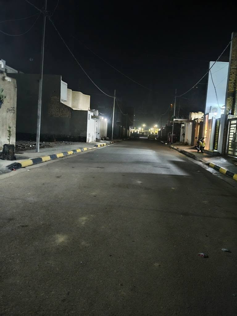يا الله متاح بيت بالعابره الاولى نزلت بيت المحافظ القديم بناء درجه اولى سنه 2018 درجه اولى الارضيه بور سلين السكف صب السطح ايزوكام غرفه فوك وغرفه جوه 6×4وغرفه ثالثه سكفهه سندويج مسويهه مخزن صحيات خارجيه استقبال ومطبخ مفتوح وهول حمام داخلي ومناور  ثنين  قريب المدرسه الجديده مطلوب 9ملايين فقط رجاءآ الموشراي لايتصل التفاصيل كلهه مذكوره والصور موجوده 
السعر المطلوب.90مليون بي مجال قليل 
هاتف.*********** الحال, واسط
