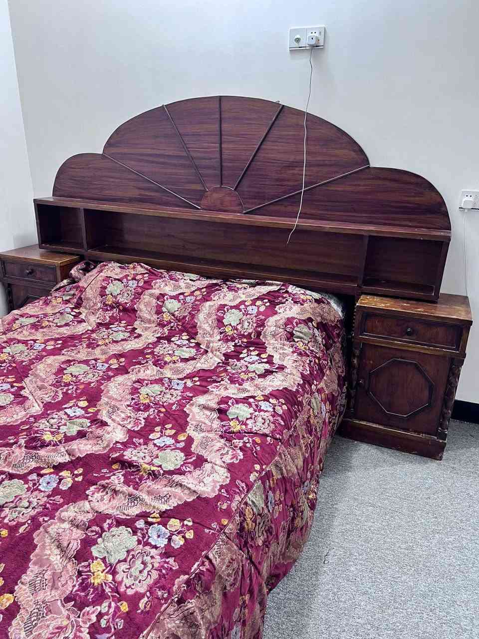 السلام عليكم غرفه عراقيه صاج للبيع عوزها بس صبغ المكان حي العباس *********** كربلاء, العراق
