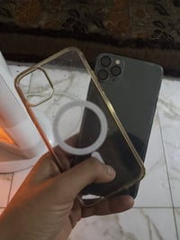 للبيع 11 برو ماكس ذاكره 256 بطارية 77 خدمه شحنه جيد دبل خط جهاز مكفول ...