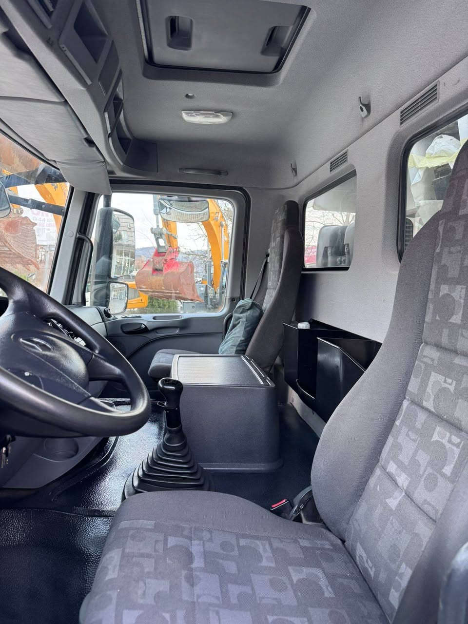 مرسيدس بنز
اكتروس 4151
سنة الصنع 2008 
ناقل حركة يدوي 
8 سلنـــدر 
عدد المحاور 4
مجموعة جي اف 
كفالة عامة 
السعر 65الف دولار 
شامل كمرك ضريبة شحن
مدة الوصول 25 يوم بعد الحجز


**إذا كنت صاحب هذا الإعلان وتريد حذفه لأي سبب، رجاءا أرسل رسالة إلى الدعم الفني**