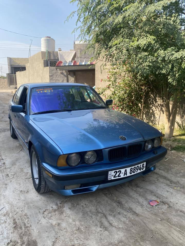 موديل 1993BMW 525
للبيع داخل جلد اسود كهربائيات كلها شغاله قفل سنتر لوك منظومة زنون عالي  السياره نضيفه واحلا من الصور 
العنوان :بغداد_المحموديه
للاستفسار الاتصال علا الرقم ***********
