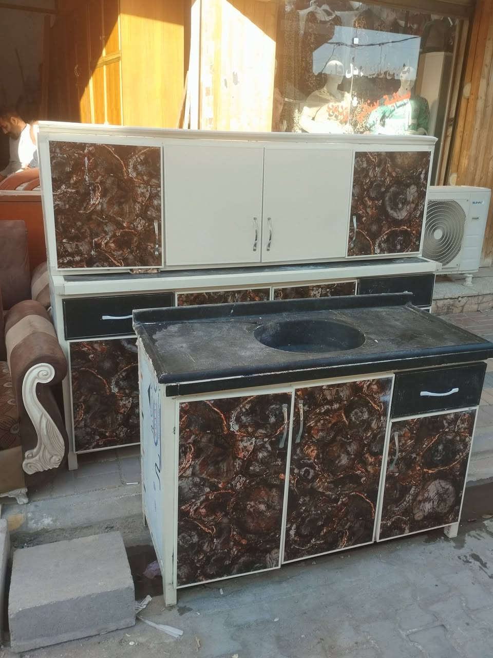 متوفر كاونتر قياس مترين  وسنك مرمر قياس متر وربع 
وكاونتر قياس متر ونص 
نضيفات جدا اي ضرر مابيهن 
ومتوفر غرف نوم عراقيه نجاره
وكناتير 6 ابواب تسكام نجاره 
باسعار مناسبه جدا 
اهلا وسهلا بكم 
العنوان واسط نعمانيه شارع 13 مقابل بيت الحاج خيون 
للاستفسار مراسلة الصفحه او الاتصال 
*********** واتساب فقط 
***********
***********
